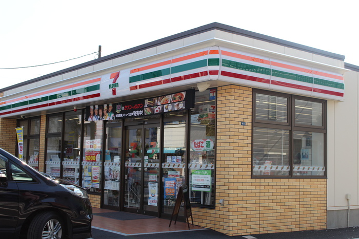 コンビニ　セブンイレブン（コンビニ）まで28m