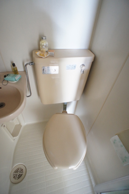 トイレ　バストイレが一緒になってると丸洗いできるのでお掃除ラクラク♪