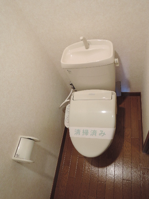 トイレ　トイレは嬉しい温水洗浄便座