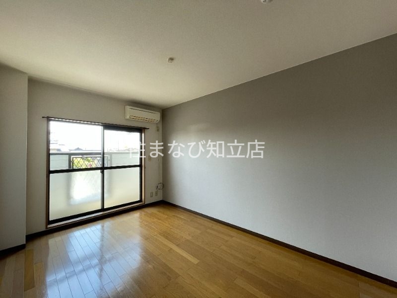 居室・リビング　別部屋写真