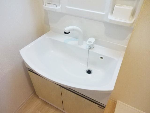 洗面設備　※別号室の写真です。