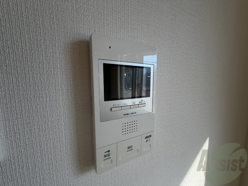 セキュリティ　ＴＶモニター付インターホンです。来客者の顔が見えるので安心！
