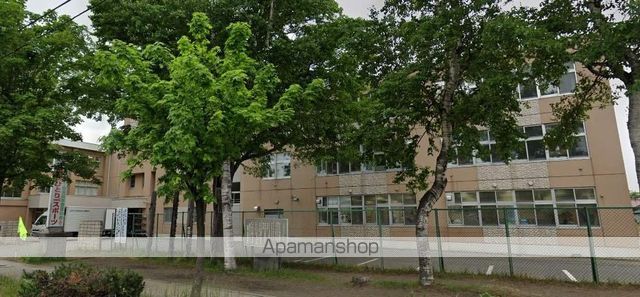 小学校　南線小学校（小学校）まで598m