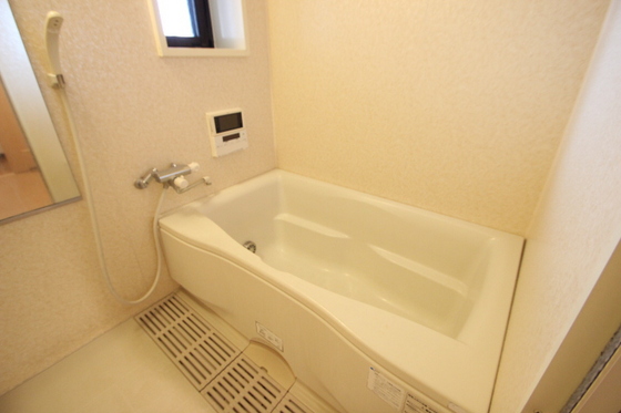 バス・シャワールーム　※別部屋の写真です