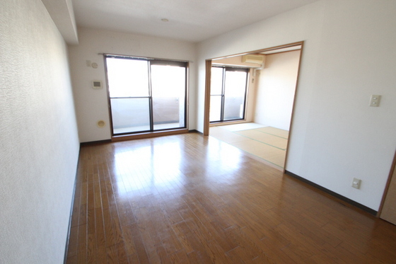 居室・リビング　※別部屋の写真です