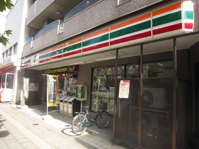 コンビニ　セブンイレブン（コンビニ）まで354m