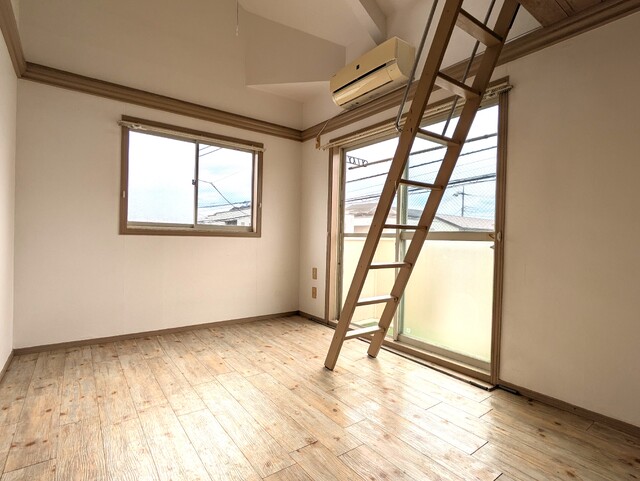 居室・リビング　※清掃前のお部屋となります