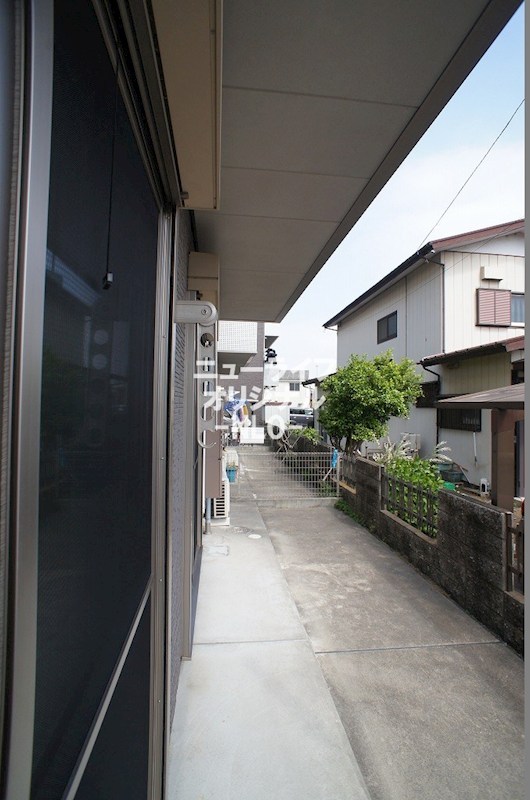 バルコニー　南向きで日当りの良いテラス
