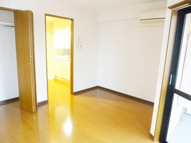 その他部屋・スペース　明るい開放的なリビングです☆