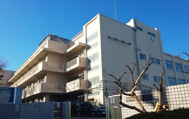 中学校　横浜市立六ツ川中学校（中学校）まで1065m