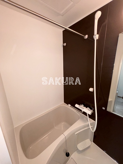 バス・シャワールーム　雨の日にも安心の浴室乾燥付きです♪