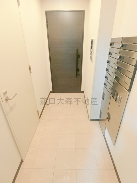 エントランス　防犯カメラTVモニター付オートロック宅配BOXメールBOX