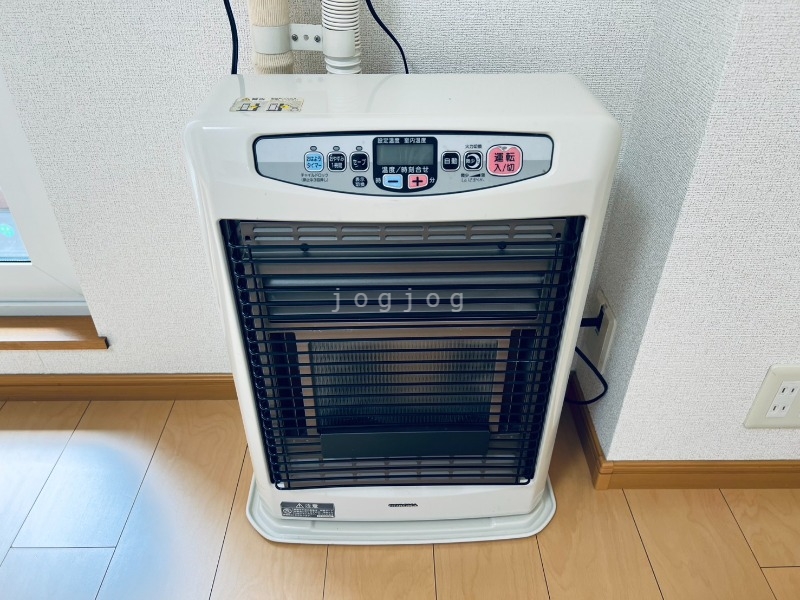 その他設備　冬はあったか石油ストーブです。