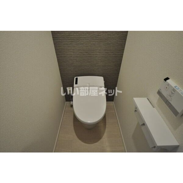 ＪＲ宇都宮線 宇都宮駅 徒歩7分 7階建 築4年のトイレ写真