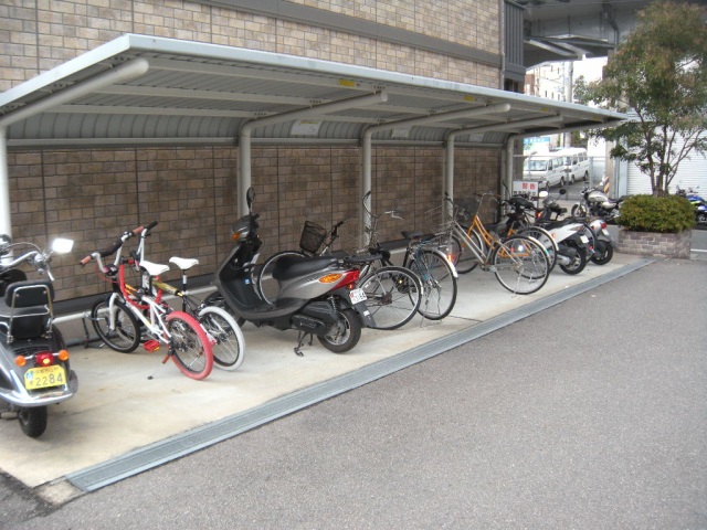 スタシオン東野・アクシスA棟の外観写真