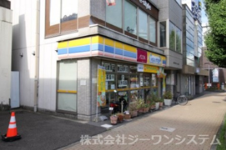 コンビニ　ミニストップ　一社駅前´（コンビニ）まで413m