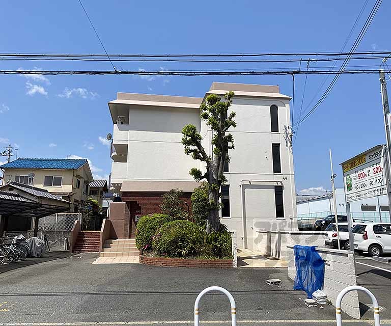 岡崎グランドハイツの外観写真