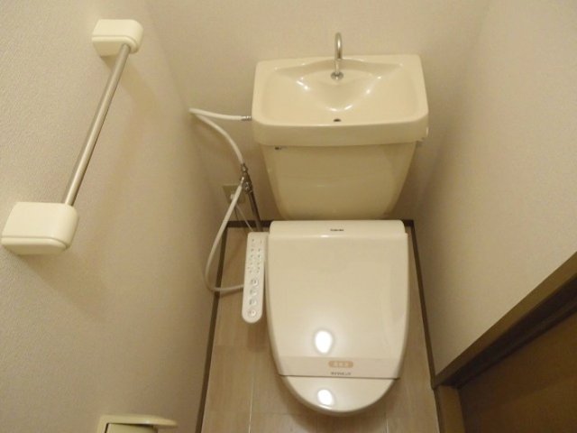 ソフィア横町 A棟のトイレ写真