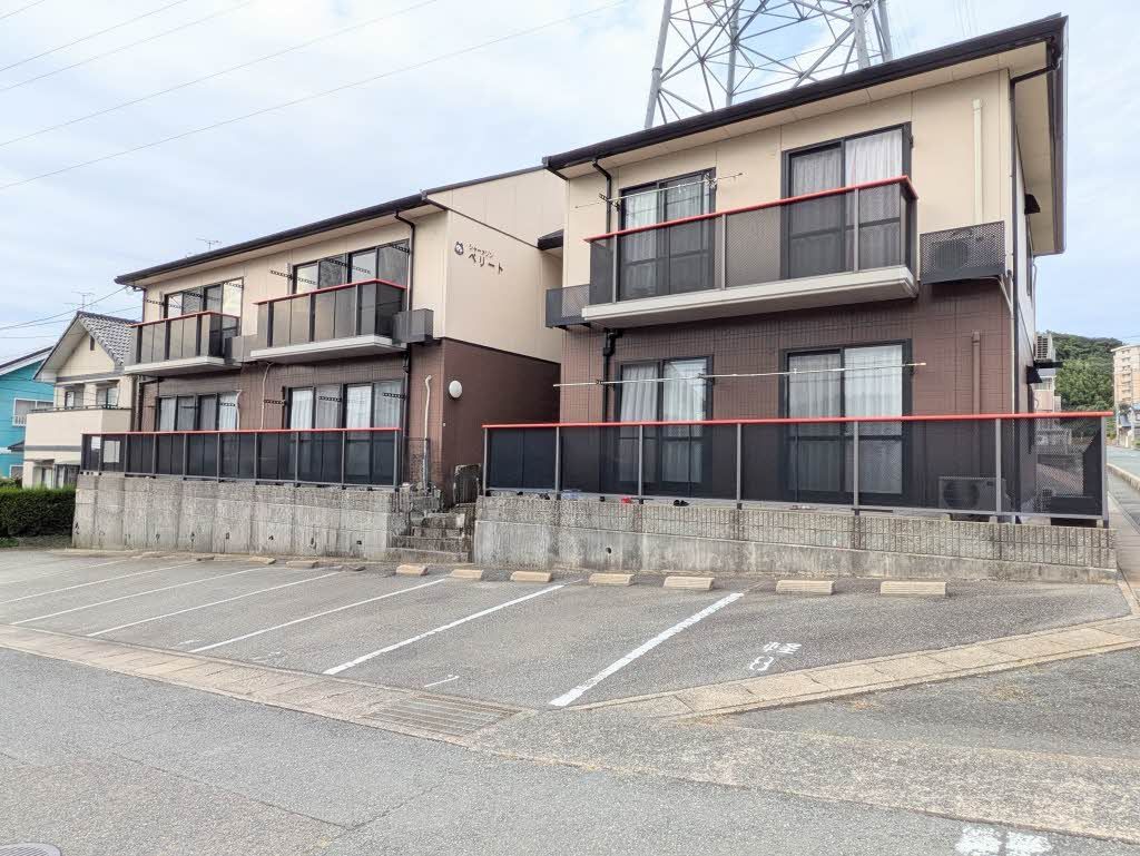 ＪＲ山陽本線 新下関駅 バス乗車時間：10分 最寄りバス停で下車 徒歩5分 築25年