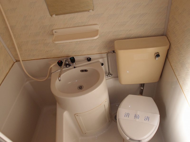 東京メトロ有楽町線 平和台駅 徒歩9分 2階建 築48年のトイレ写真