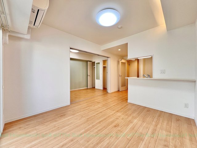 RESIDENCE丸の内七間町の居間写真