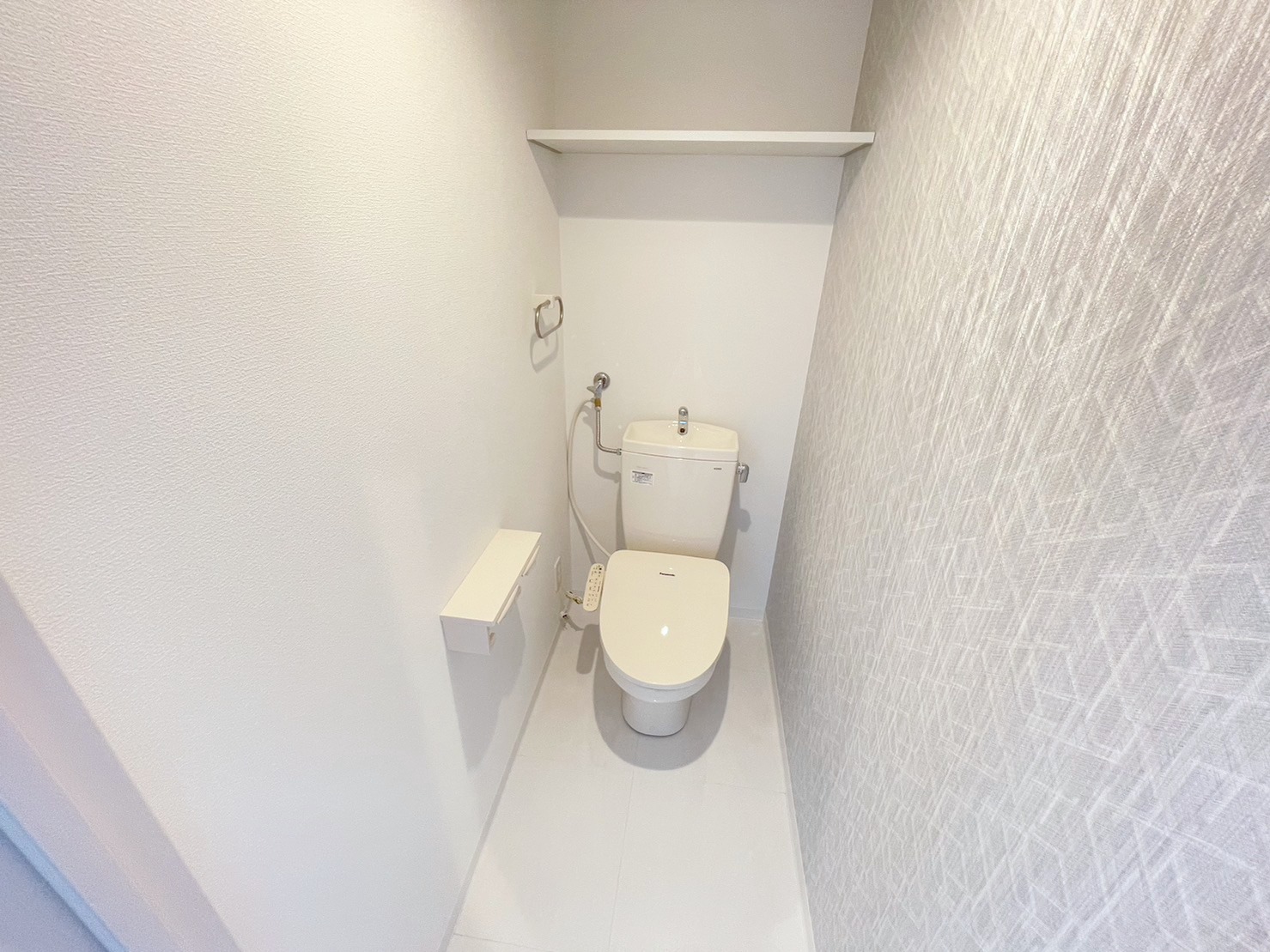 札幌市電 西線６条駅 徒歩2分 4階建 築3年のトイレ写真