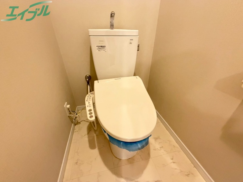 トイレ　同物件別部屋写真