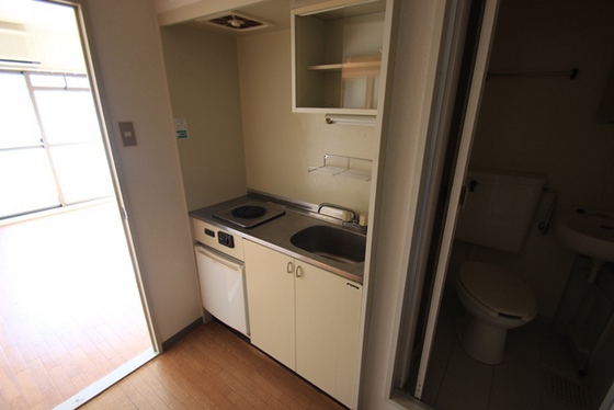 キッチン　※別部屋の写真です