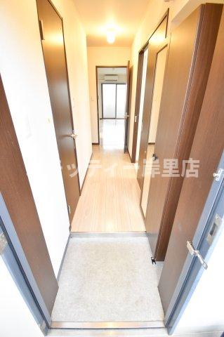 玄関　収納もある玄関です