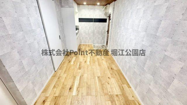 地下鉄御堂筋線 心斎橋駅 徒歩9分 7階建 築46年の居間写真