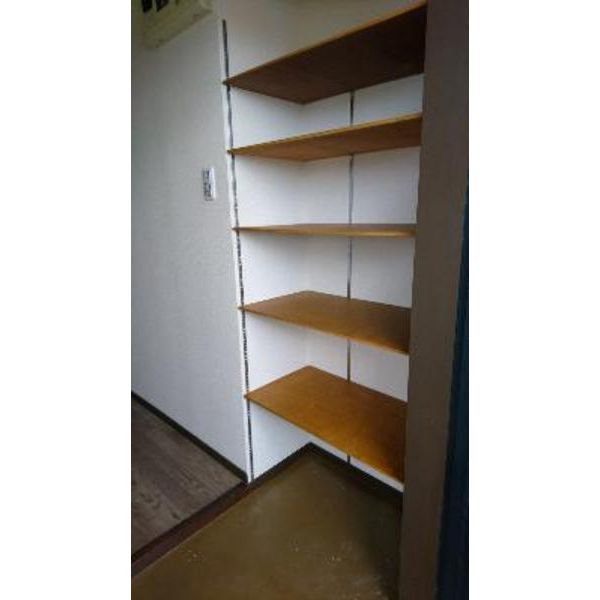 その他設備　下足入れ(可動棚5枚)