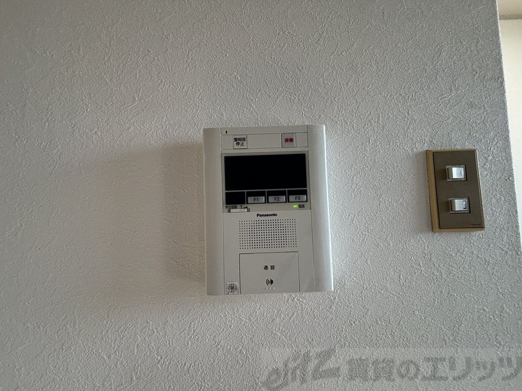 セキュリティ　モニター付きインターホン