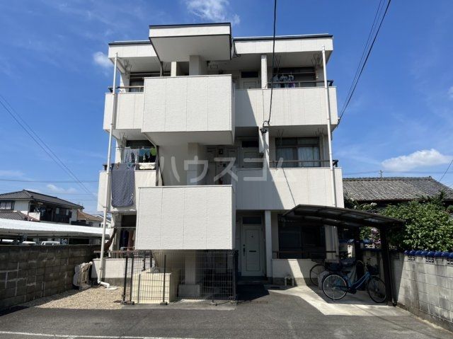 名古屋市中川区下之一色町のマンションの建物外観