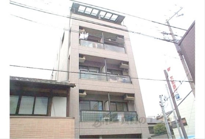京都市中京区錦猪熊町のマンションの建物外観