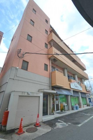 岡山市北区津島笹が瀬のマンションの建物外観