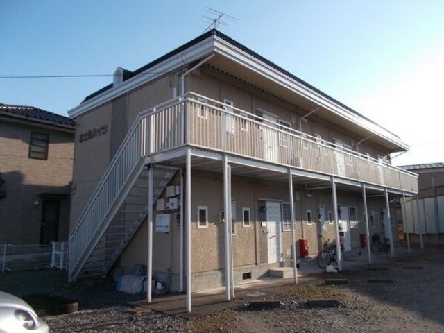 栃木市富士見町のアパートの建物外観