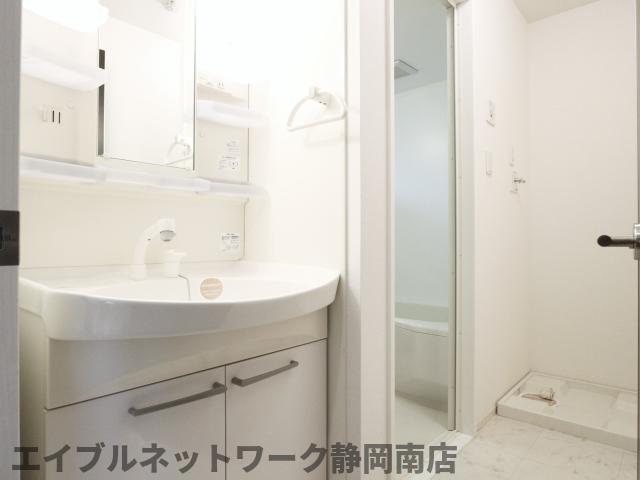 洗面設備　忙しい朝には欠かせない洗面所です