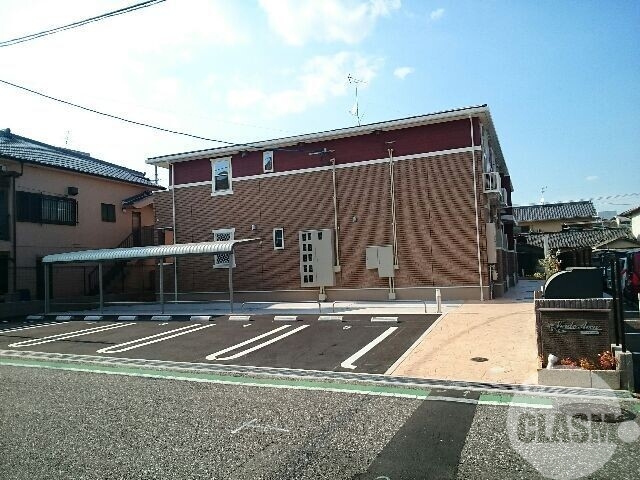 富田林市常盤町のアパートの建物外観