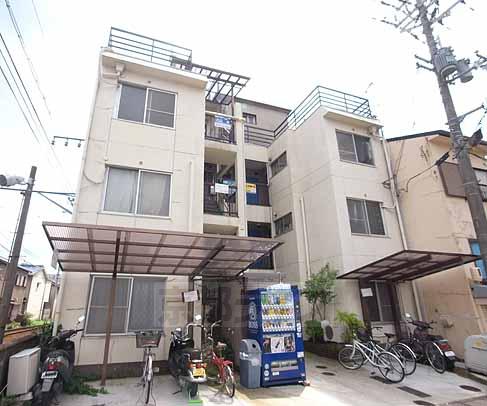 【京都市左京区山端滝ケ鼻町のマンションの建物外観】