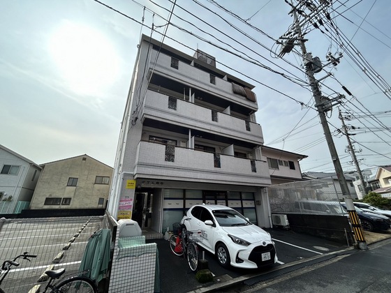 広島市西区庚午北のマンションの建物外観