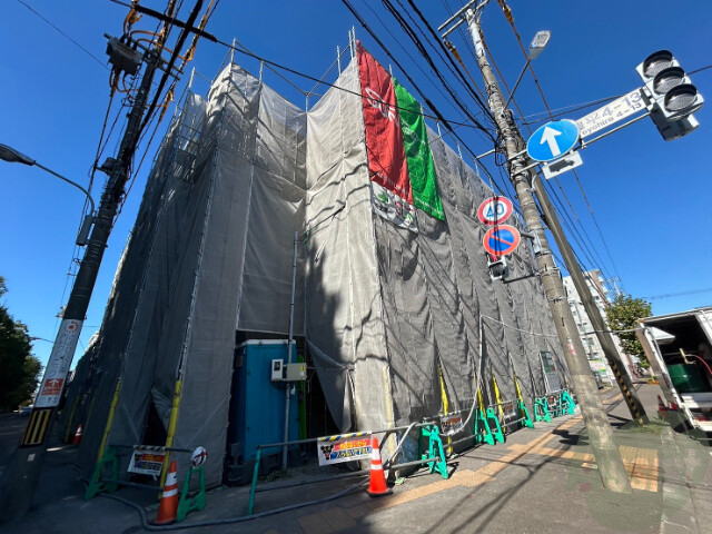 【札幌市豊平区豊平四条のマンションの建物外観】