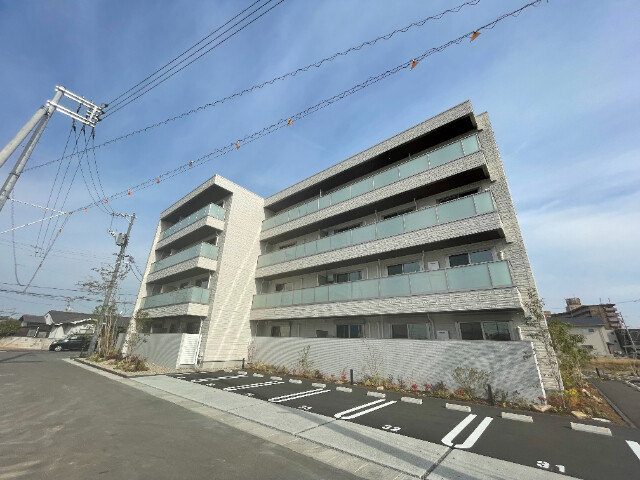 【倉敷市石見町のマンションの建物外観】