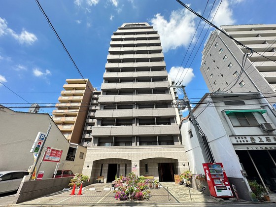 広島市中区十日市町のマンションの建物外観