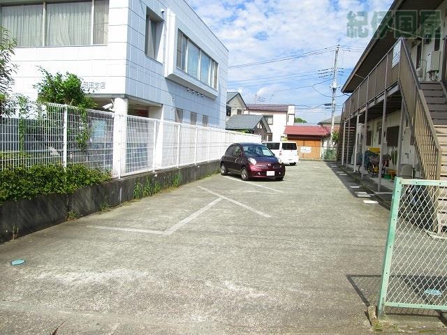 【木村ハイツ（北ノ窪）の駐車場】