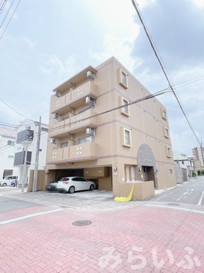 名古屋市千種区神田町のマンションの建物外観