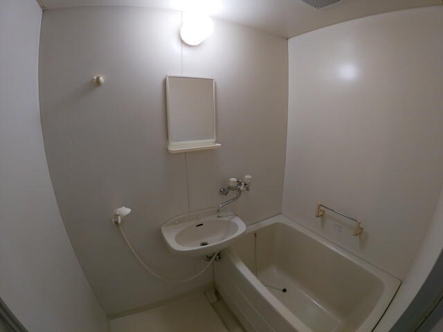 バス・シャワールーム　同タイプ写真