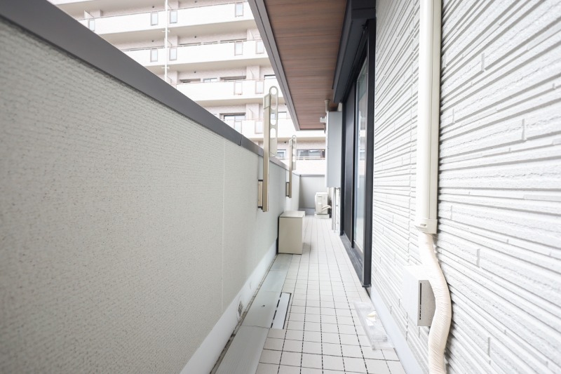 バルコニー　図面と現状に相違がある場合には現状を優先