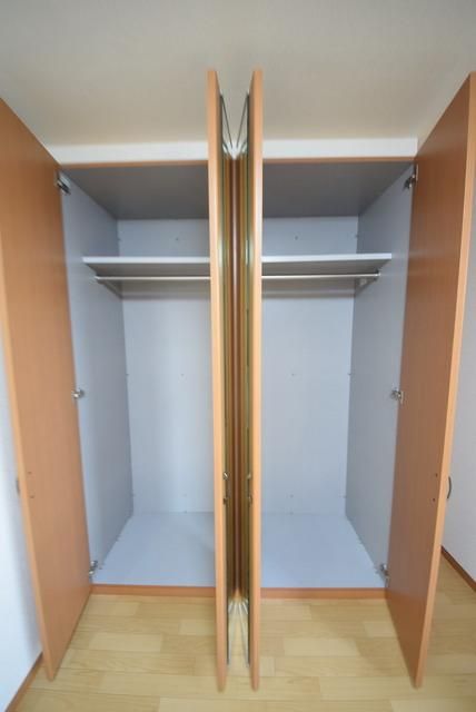 収納　☆姿見付きの大きな収納です☆