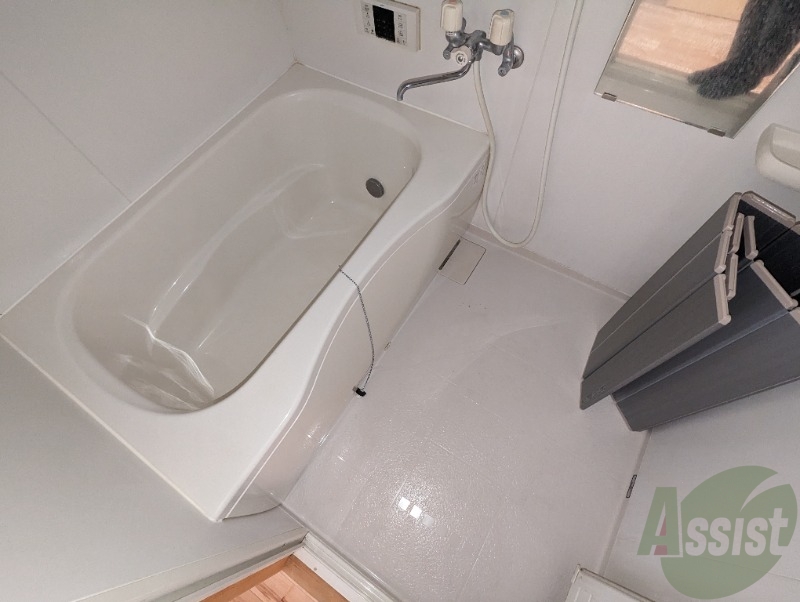 バス・シャワールーム　お風呂は追い炊きもついておりゆったり入れますね。