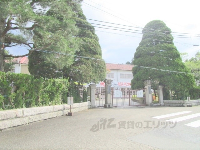 小学校　篠山小学校（小学校）まで550m